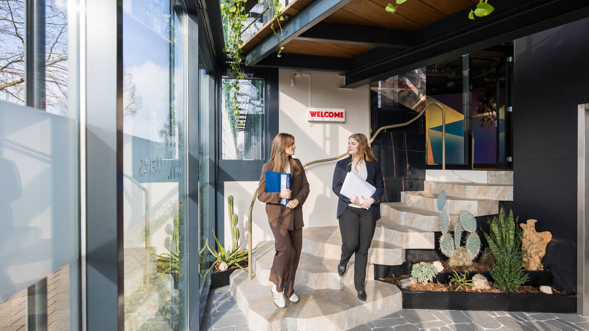 Al 75 jaar dé notaris van Eindhoven, Nuenen en omgeving