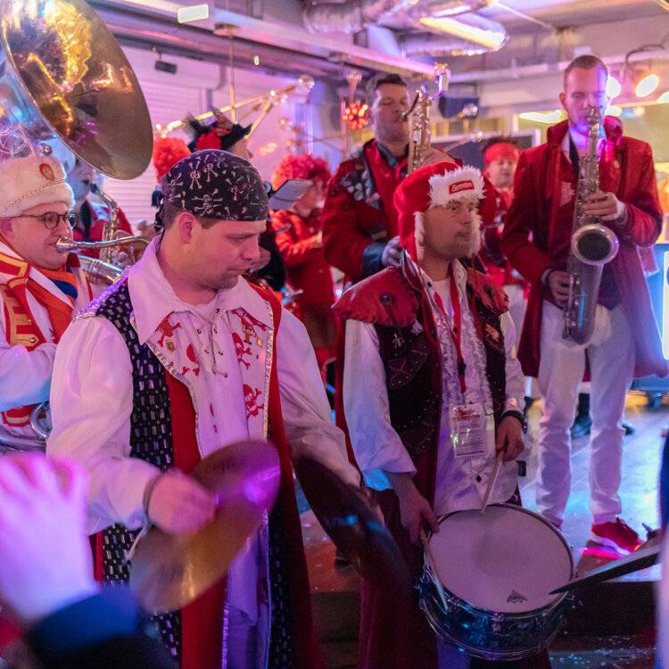 carnavalsborrel-marks-wachters-notarissen-2019-19.jpg